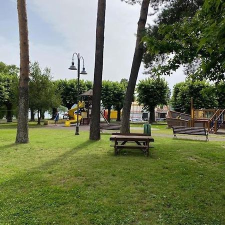 Appartamento La Casa Nel Borgo Angera Esterno foto