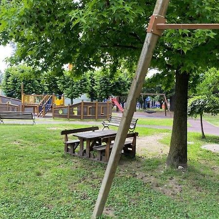 Appartamento La Casa Nel Borgo Angera Esterno foto